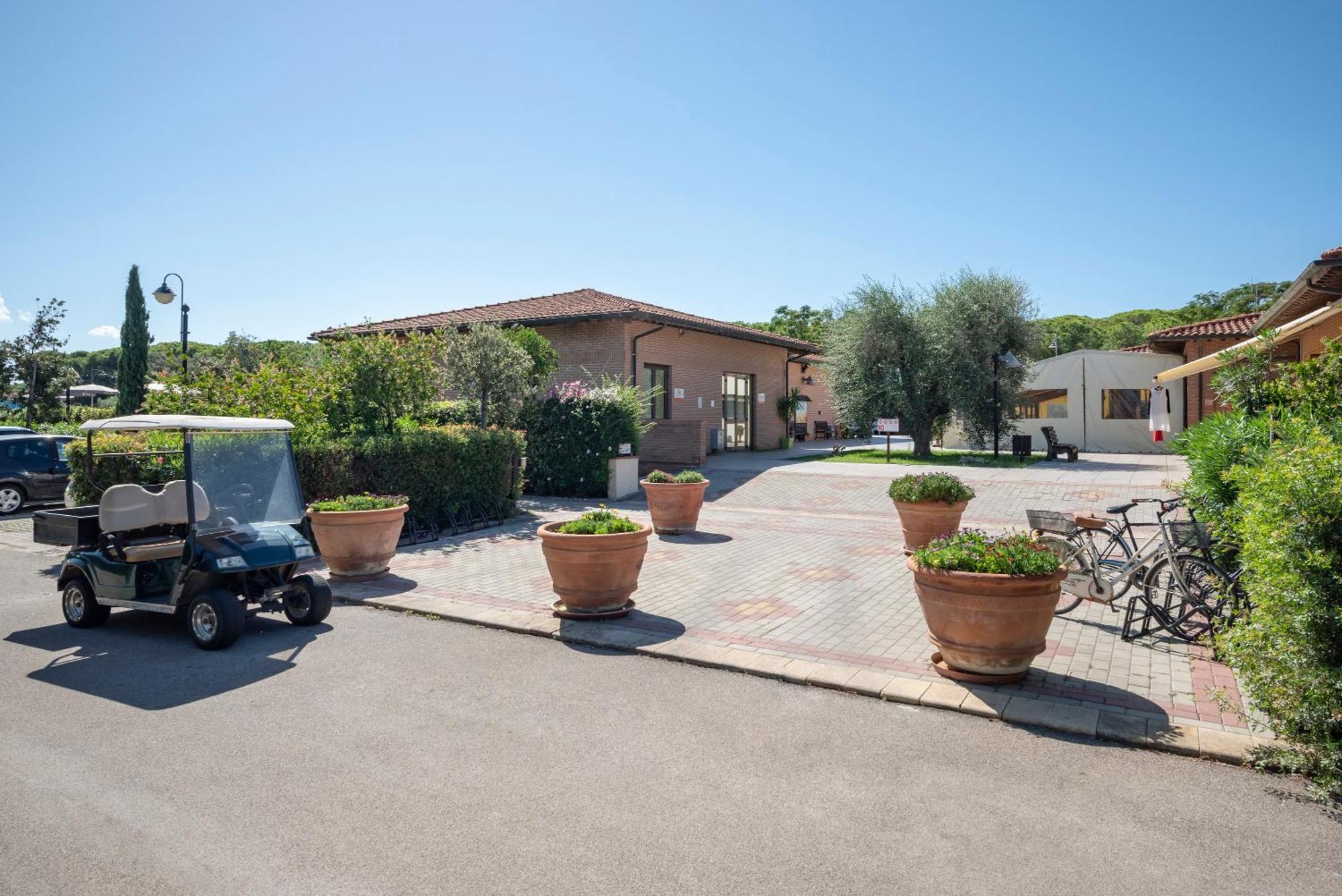Villaggio Il Girasole Follonica Exterior photo